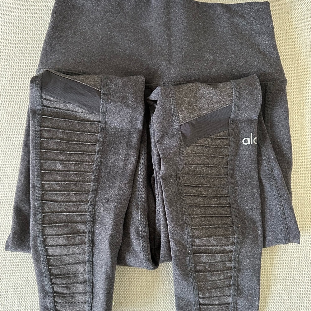 Alo yoga moto leggings
